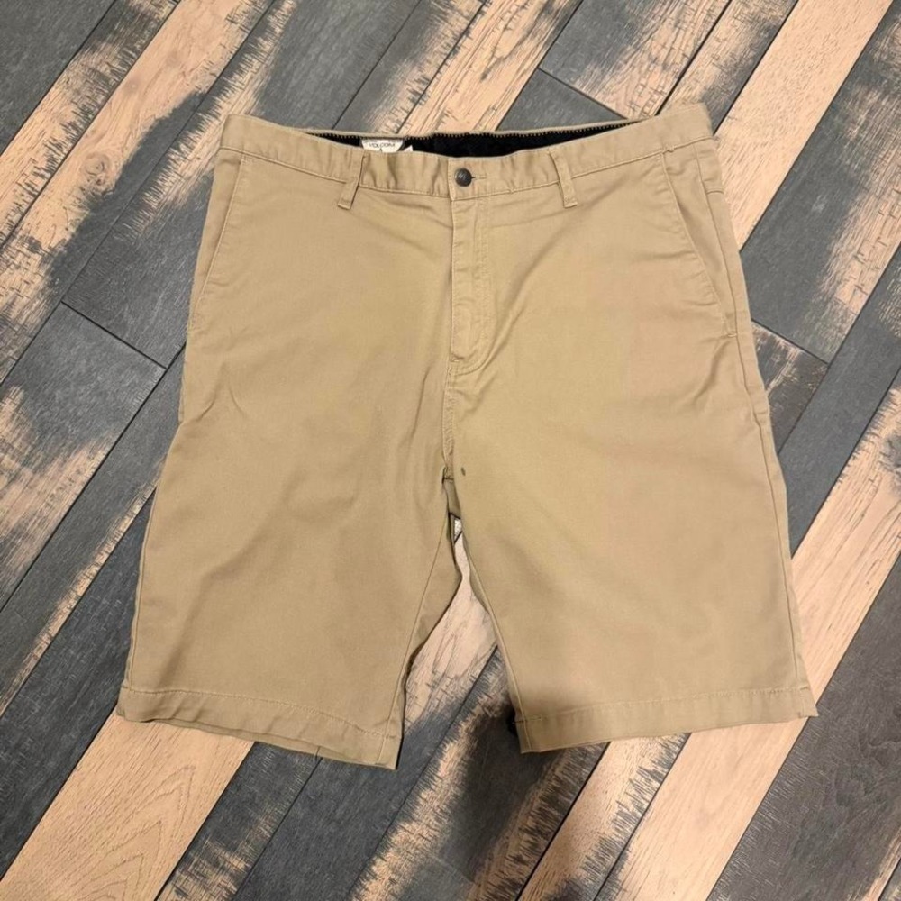 Vtg 2000s baggy Volcom khaki shorts Size 36" #skater #summer